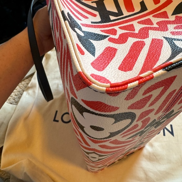 Louis Vuitton Monogram Giant Crafty Onthego GM Rouge Creme Black - Picture 7 of 9